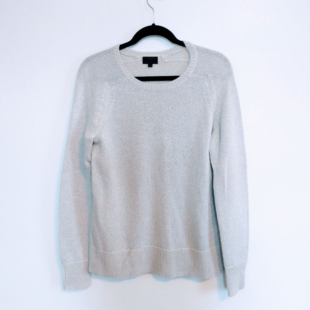 J Crew grey silver cashmere long sleeve sweater perfect for the holidays! Size m